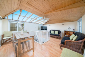 JOIVY Cosy maisonette near Abbey Road